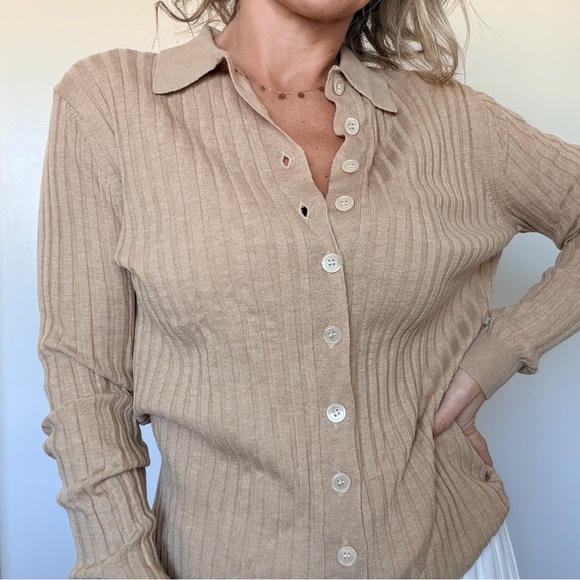 Almina Concept High Neck Button Up Long Sleeve - Picture 11 of 12